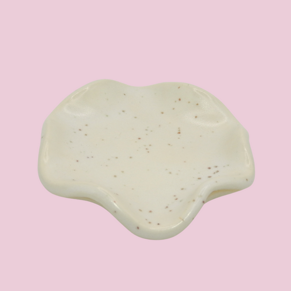 mini speckled satin wavy dish